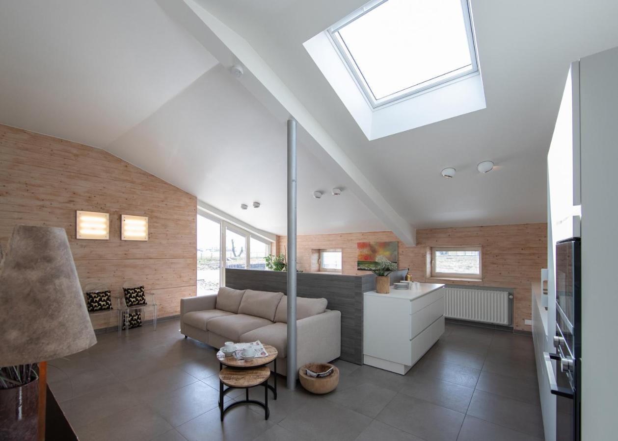 Landelijk Vakantiehuis In Diksmuide Met Een Tuin En Vijver Exteriör bild