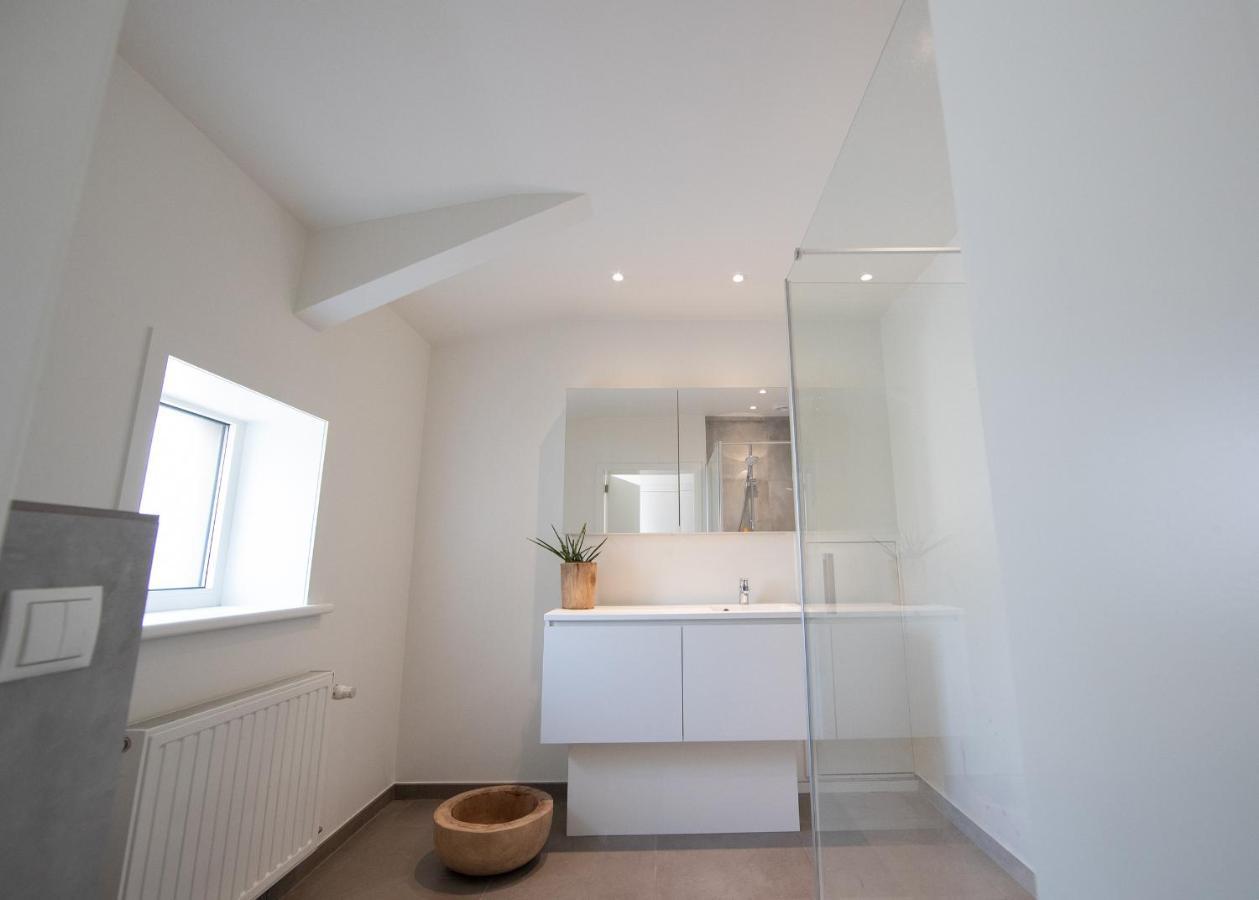 Landelijk Vakantiehuis In Diksmuide Met Een Tuin En Vijver Exteriör bild